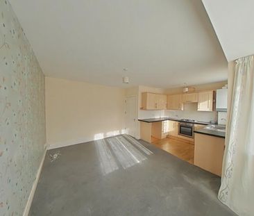 2 bedroom maisonette to rent - Photo 4