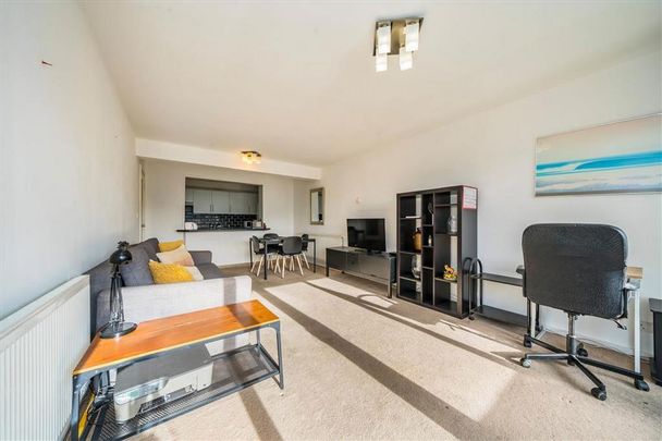 2 bedroom flat to rent - Photo 1