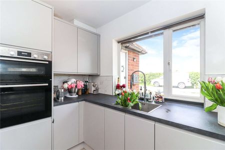 A newly renovated, 3 bedroom semi detached house with stunning views both front and rear over meadows and allotments - Photo 3