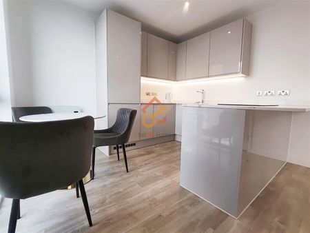 Flat Share-Fifty5ive, 55 Queen Street, Salford M3 - Photo 2