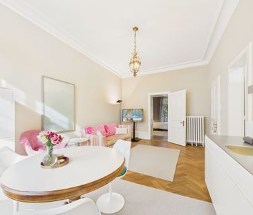 Elegant 2.5-Room Apartment in a Historic Jugendstil Villa in Basel - Photo 2