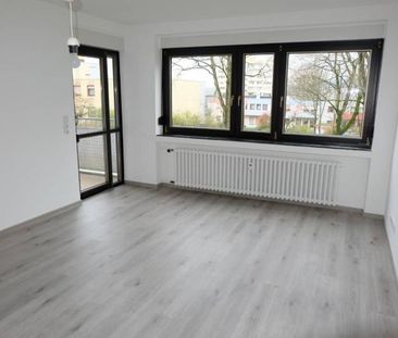 Trier-Heiligkreuz, renovierte 4 ZKB mit Loggia ab 1.3.26 zu vermieten. - Photo 2