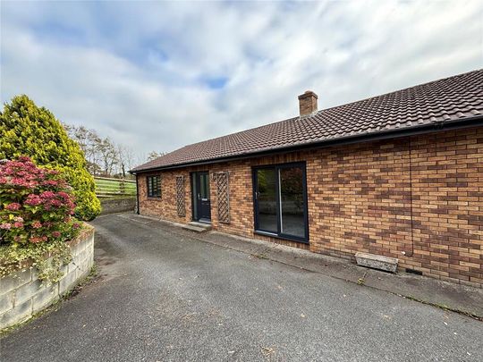 2 bedroom bungalow to rent - Photo 1