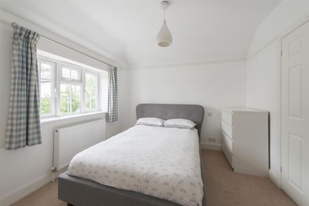 Westlands Court, Epsom, Surrey, KT18 7NW - Photo 5