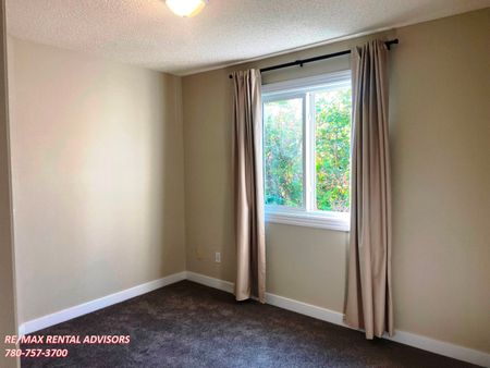 GREAT 2 BED, 2 BATH 2ND FLOOR APARTMENT WITH AN UNDERGROUND PARKING STALL IN ROSSDALE NEIGHBOURHOOD - Photo 4