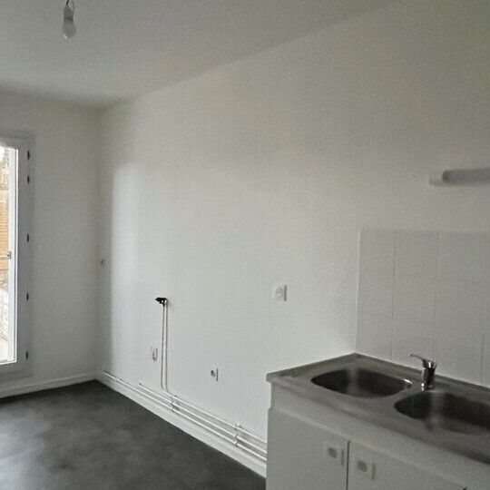 À CHARLEVILLE MEZIERES - Photo 1