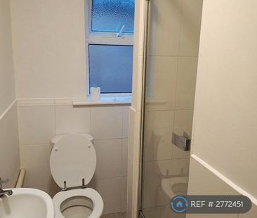 1 bedroom in a house share to rent - Photo 6