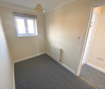 3 bedroom terraced house to rent - Photo 3