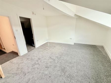 5 bedroom flat to rent - Photo 2