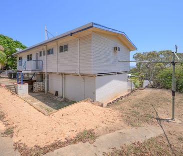 SPACIOUS 5 BEDROOM HOME IN PRIME LOCATION - Photo 5