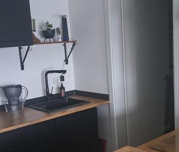 Lichtdurchflutete 67m² 2ZKB Obergeschosswohnung mit Fahrstuhl - Photo 6