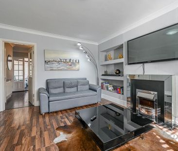 3 bedroom end of terrace house to rent - Photo 1