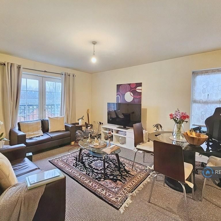 2 bedroom flat to rent - Photo 1