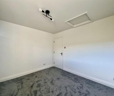 2 bedroom character property to rent - Photo 5