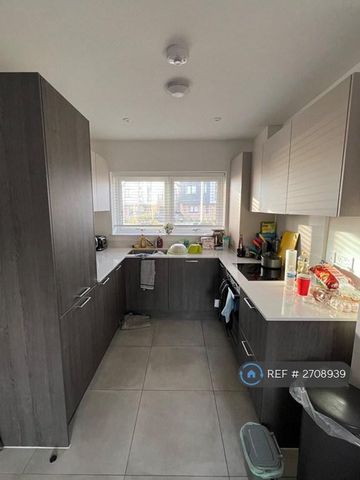 1 bedroom in a house share to rent - Photo 3