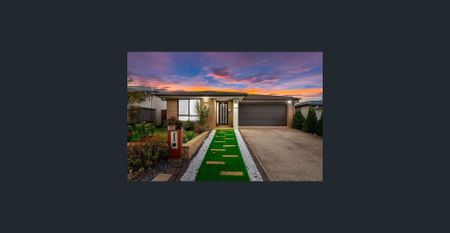 Stylish Family Home in The Peninsula – Prime Location! - Photo 5