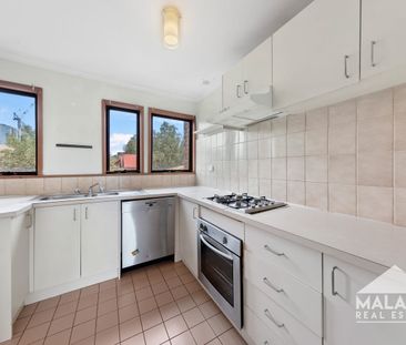 Convenient Living in the Heart of Footscray! - Photo 4