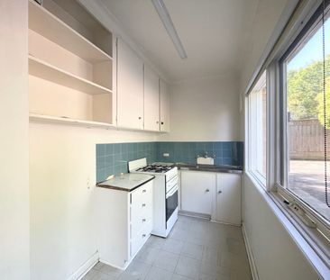 2/19 Evansdale Road, Hawthorn VIC 3122 - Photo 2