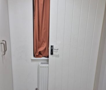 Room in a Shared Flat, The Fairway, HA0 - Photo 1