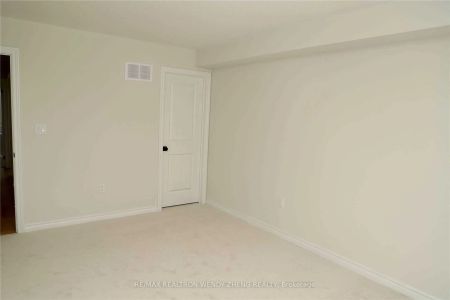 Property For Lease | W9046121 - Photo 4