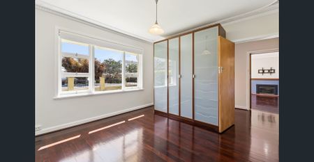 Beautifully Presented 3-Bedroom Home with Pristine Gardens - Photo 5