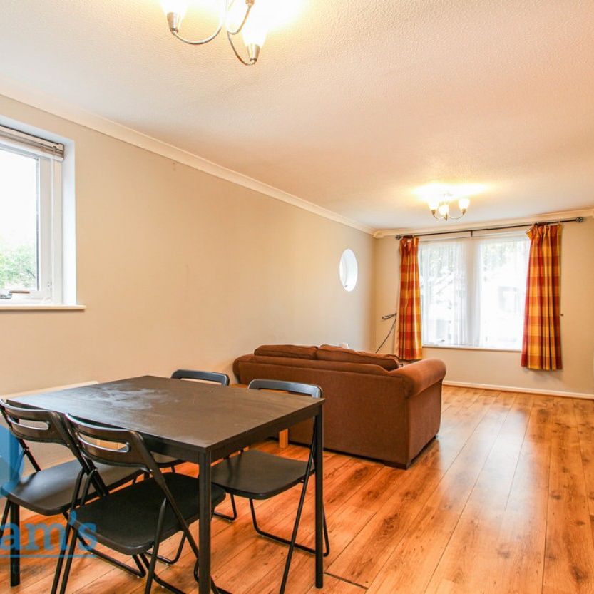 2 bed Apartment for Rent - Photo 1