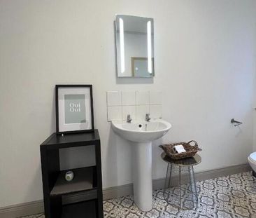 Room's Available August 1st, 34a Delhi Street, Belfast, BT7 3AJ - Photo 5