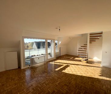 Renovierte 4-Zimmer-Maisonettewohnung mit Terrasse und Einzelgarage... - Photo 2