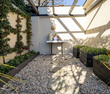 Tidy Two Bedroom - Photo 4