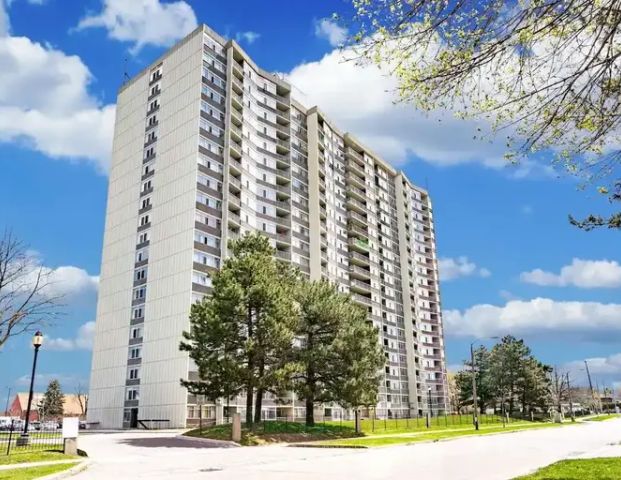Bay Mills Apartments | 25 Bay Mills Boulevard, Scarborough - Photo 1