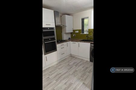 2 bedroom maisonette to rent - Photo 4