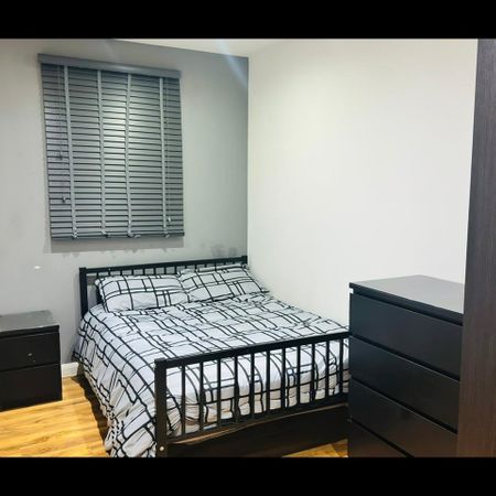 Room in a Shared House, Oaklands Park Avenue, IG1 - Photo 4