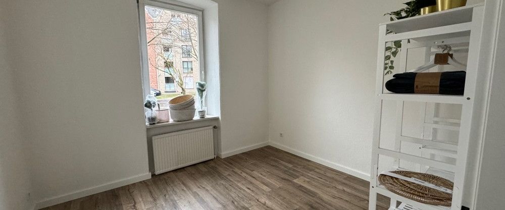 Renovierte Altbauwohnung in der Wüste zur WG Gründung! - Foto 1