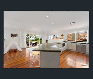 Beachside Living in Prestigious Woodgee Street and Great Ocean Views - Photo 4