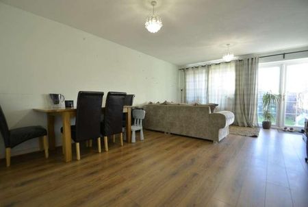 Wentworth Close, Ashford, TW15 - Photo 2