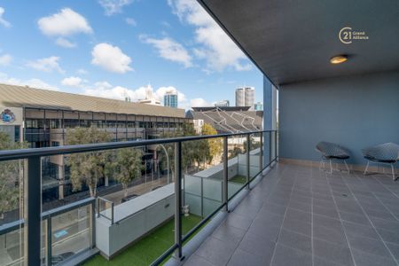 Walk to Local Hotspots in Northbridge @$830 Per Week - Photo 2