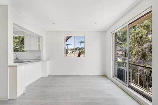 Stylish One-Bedroom Gem in Redfern - Photo 1