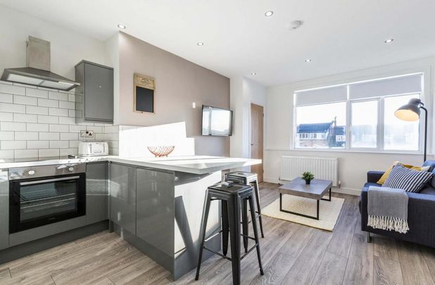 4 bedroom flat to rent - Photo 1