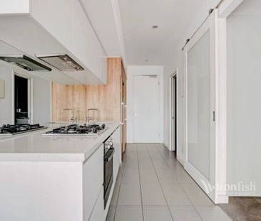 35 Malcolm St, Melbourne - Photo 2