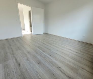 Frisch renovierte 3-Zimmer-Wohnung mit Balkon und Aufzug! - Photo 1