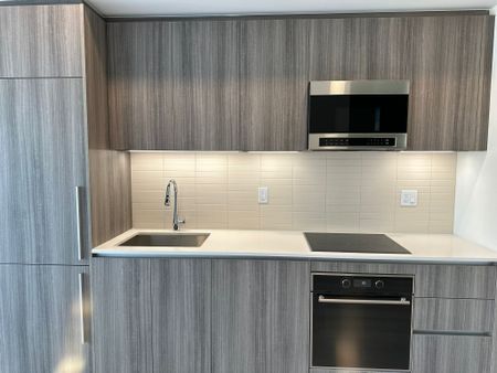 For Lease - 8 Cumberland Street Unit# 4504, Toronto, Ontario - Photo 3