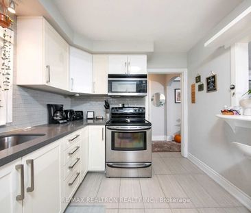 For Lease - 28 Irvington Crescent, Toronto, Ontario - Photo 5