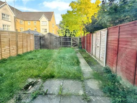 3 bedroom terraced house to rent - Photo 2