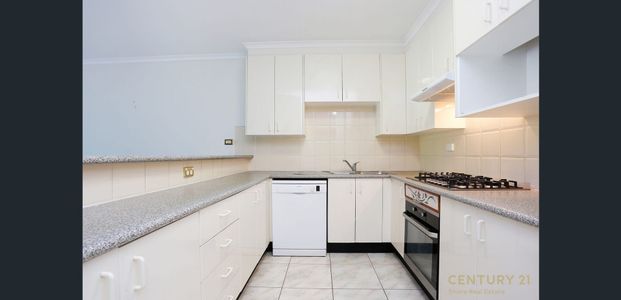 Deposit Taken - Two Bedroom Apartment Close to Royal North Shore Hospital - Photo 1