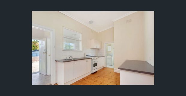 A MUST SEE IN GREAT LOCATION!!! - Photo 1