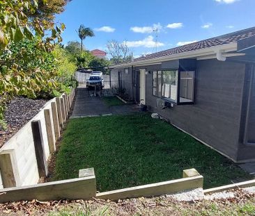 Spacious and sunny family home - Photo 2