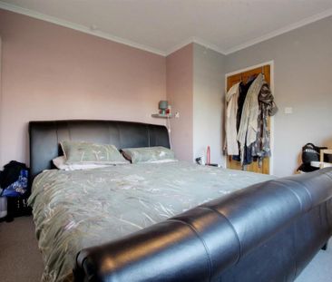 3 bedroom semi-detached bungalow to rent - Photo 3