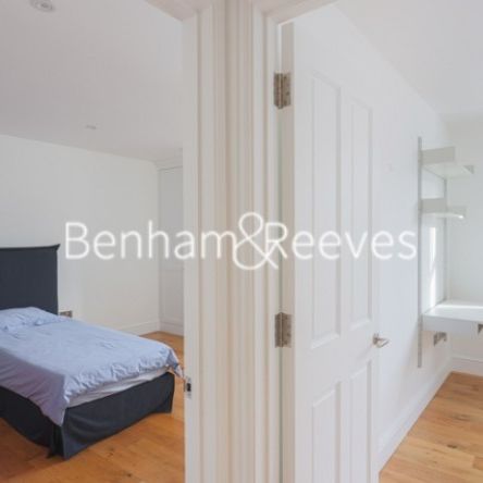 4 Bedroom house to rent in Albert Mews, Kensington, W8 - Photo 1