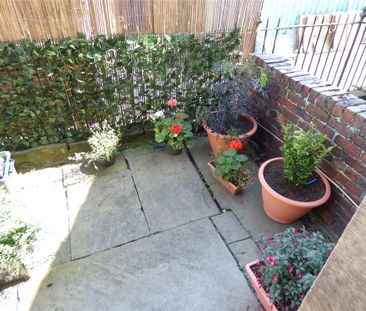 2 bedroom terraced house to rent - Photo 5