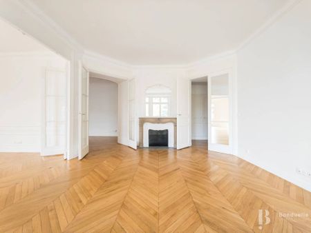 Rental Apartment Paris 8th Europe - Photo 5